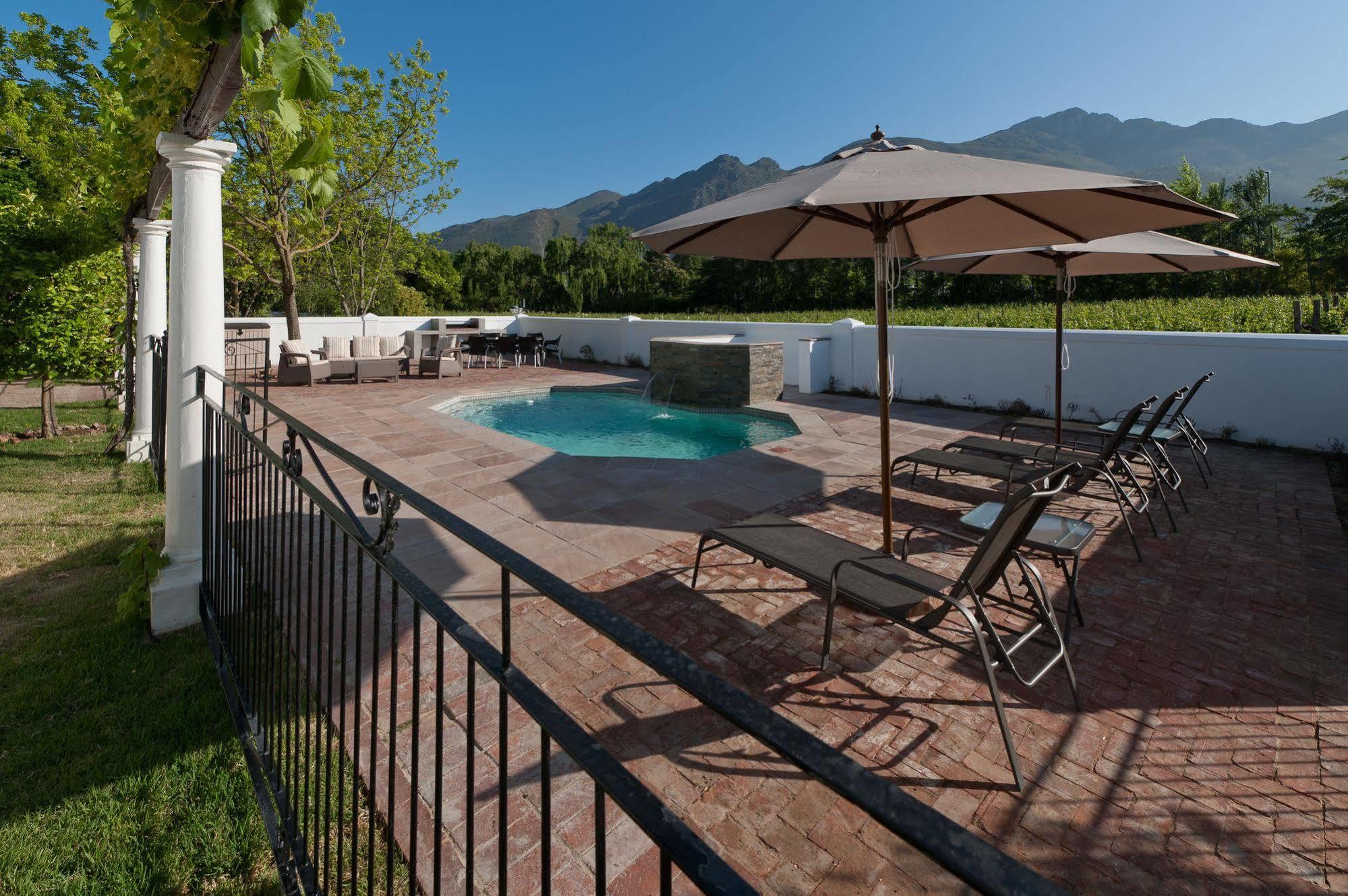 La Galiniere Guest Cottages 프란쉬후크 외부 사진