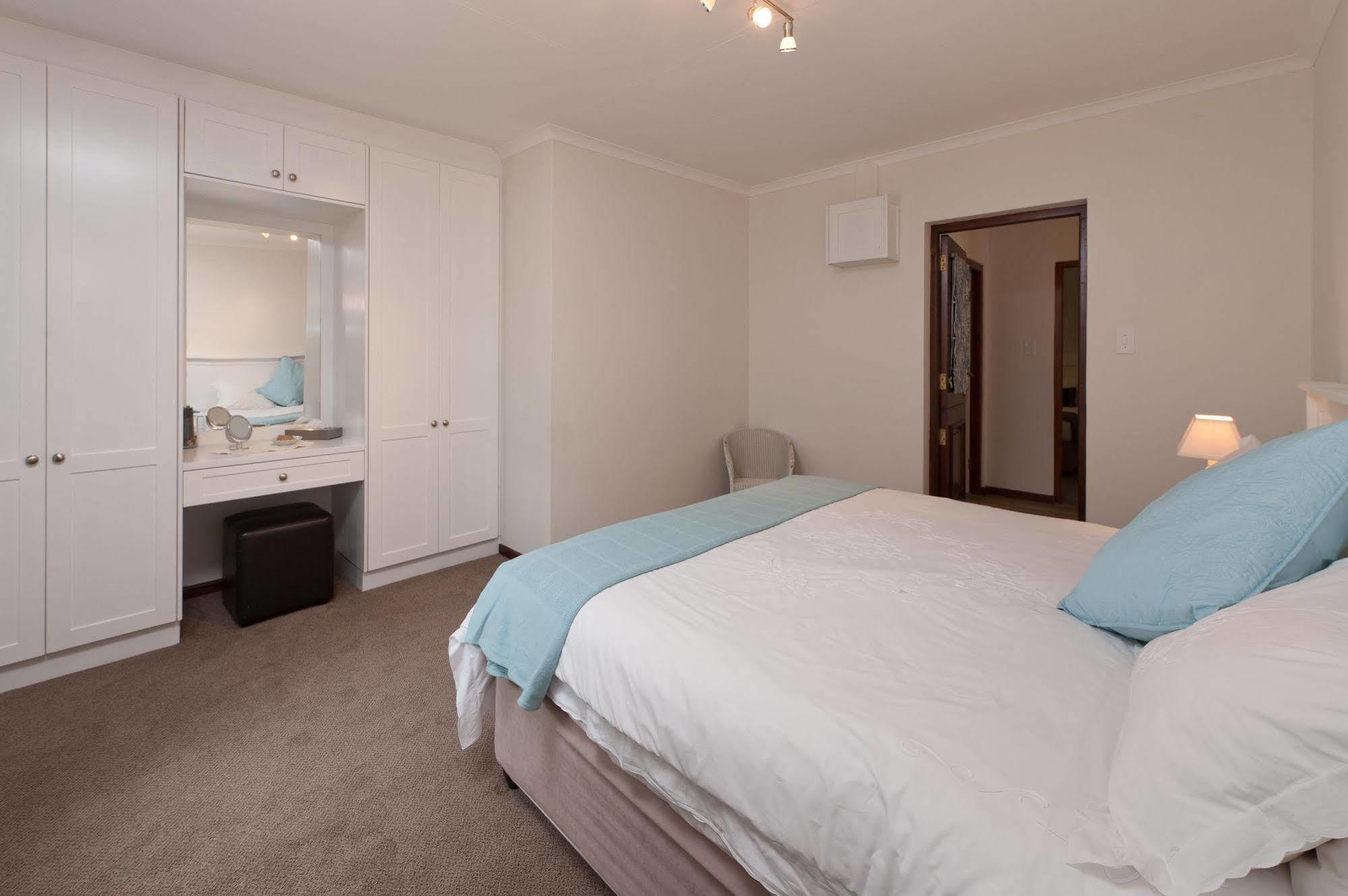 La Galiniere Guest Cottages 프란쉬후크 외부 사진